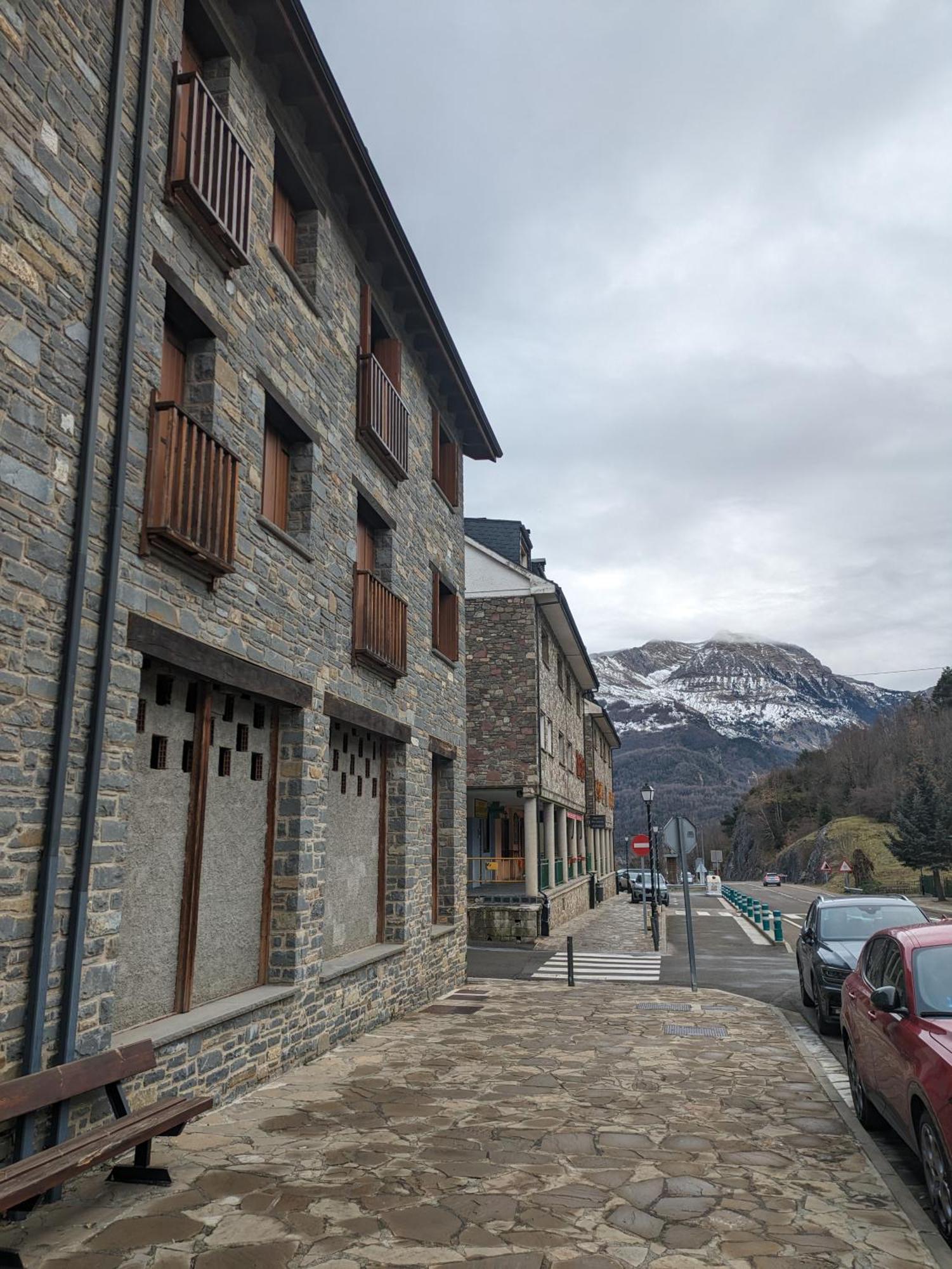 Apartament La Casa De La Montana Escarrilla Zewnętrze zdjęcie